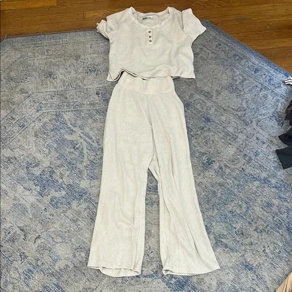 Abercrombie & Fitch Cream Women's two piece lounge set - Picture 1 of 5